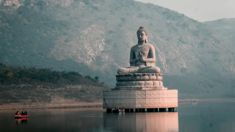 भारत में मौजूद हिमालय पर्वत श्रृंखला में घूमने लायक 9 आध्यात्मिक स्थल की सूची, Top 9 Spiritual Places in India